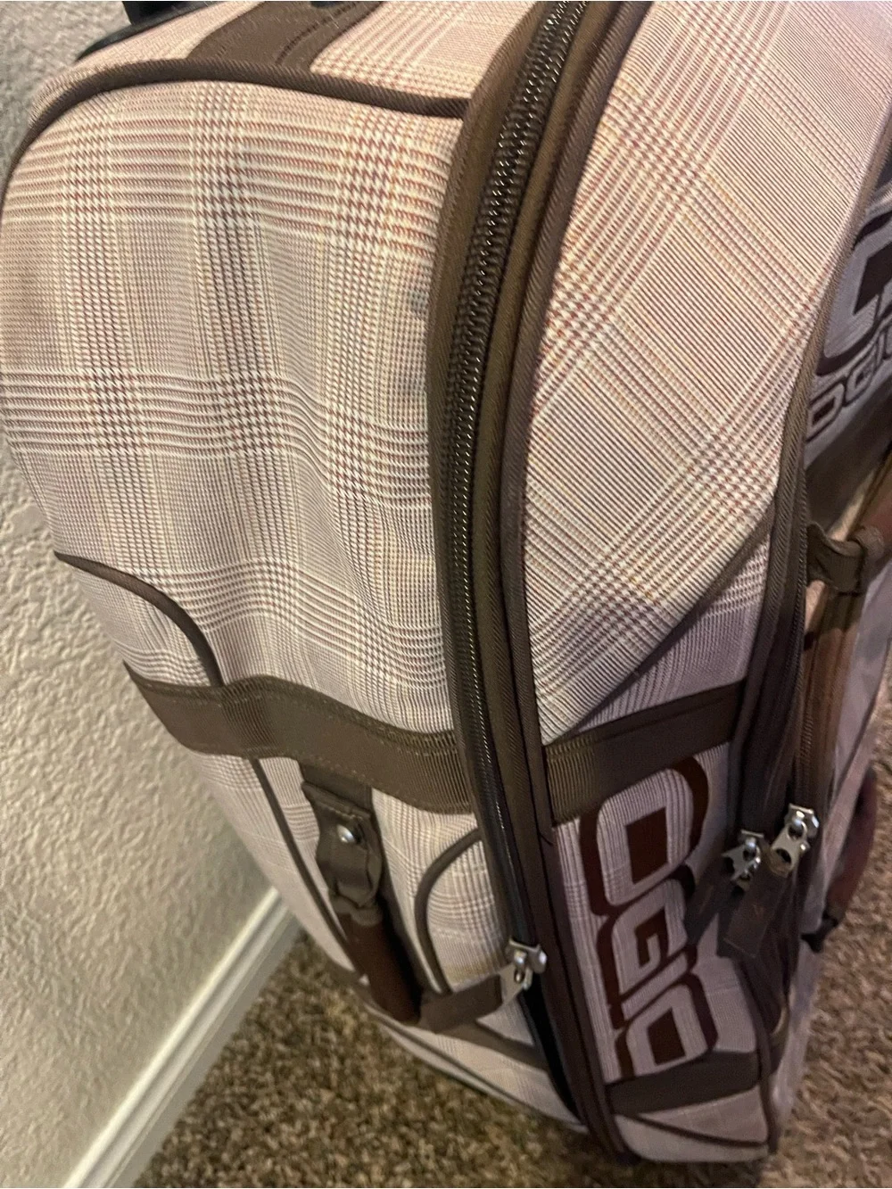 OGIO Men’s Tan and Brown houndstooth Travel Luggage